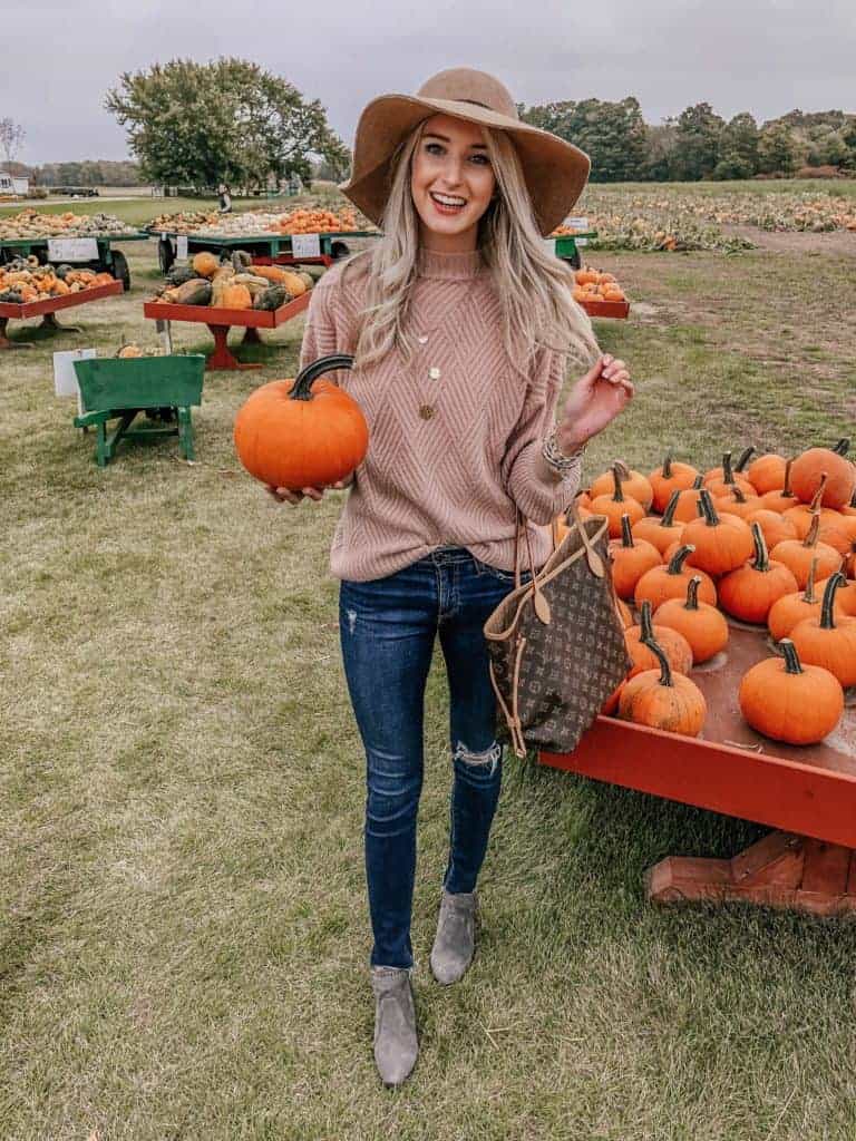 fall activities, fall activities for adults, fall activities for kids, fall things to do, fall things, pumpkin patch, sweater weather, felt hat, all sweater, fashion blogger, prada & pearls, prada and pearls