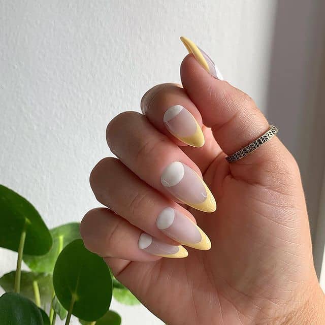 spring nail art, spring nails, spring nail designs, spring nail ideas, spring nail colors, yellow nails, yellow nails design, yellow nail art, yellow nail ideas, pastel nails