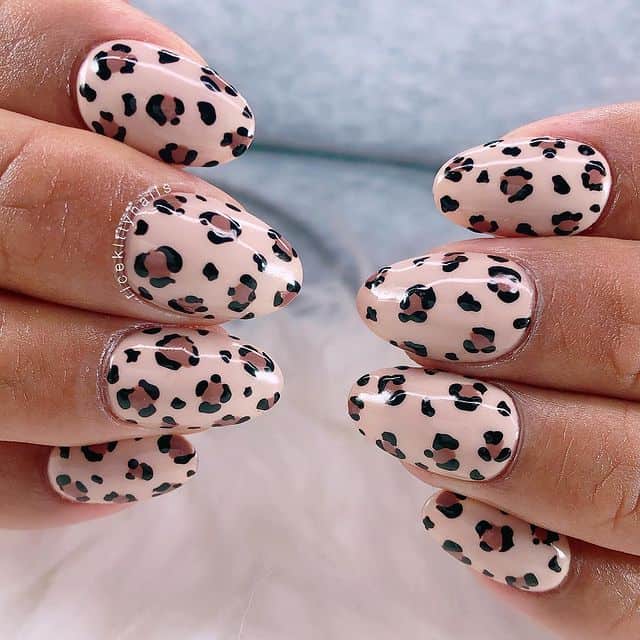 spring nail art, spring nails, spring nail designs, spring nail ideas, spring nail colors, leopard nails, leopard print nails, neutral nails