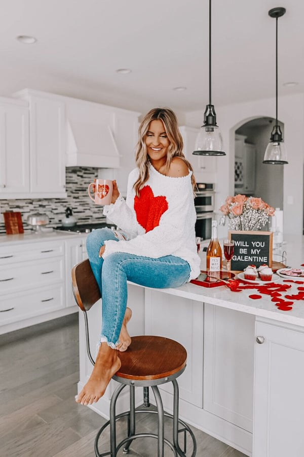 valentines day, Valentine's Day outfits, valentines outfits, valentines outfit ideas, valentines day outfits, valentines day outfits for women, valentines day outfits date, casual outfit, heart sweater , heart sweater outfit, heart sweater women