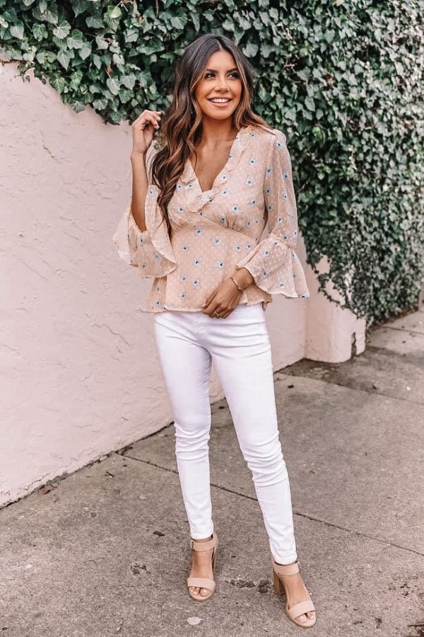 spring outfits, casual spring outfits 2021, spring outfits, cute spring outfits, spring outfits women, floral blouse, white denim outfit, white jean outfit
