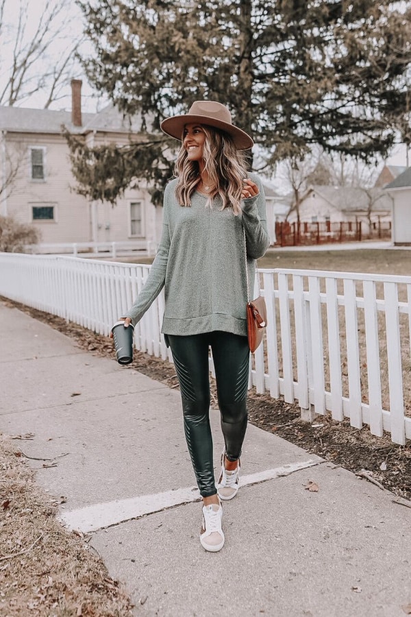 spring outfits, casual spring outfits 2021, spring outfits, cute spring outfits, spring outfits women, athleisure, athleisure outfit, leggings outfit