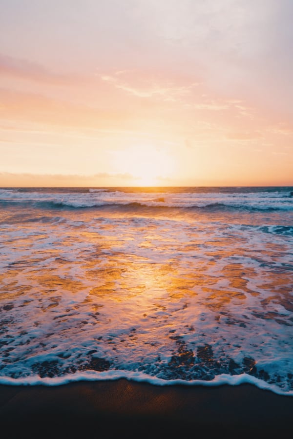 50+ Gorgeous Beach Wallpaper iPhone Aesthetics That Are Free!