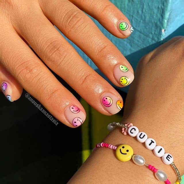 awesome happy face nails