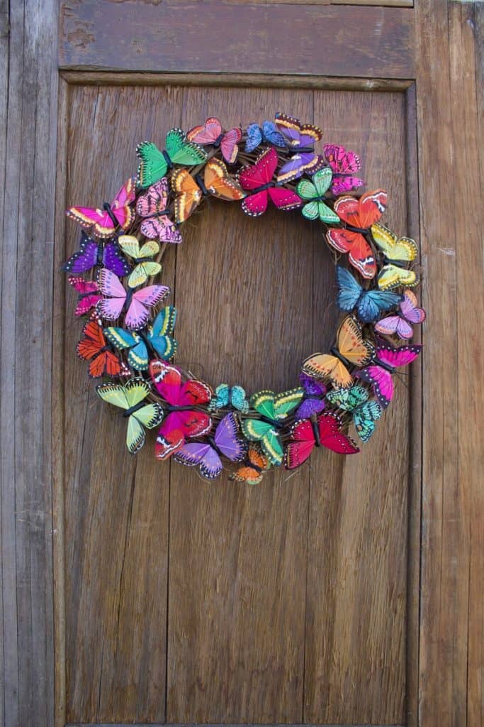 summer wreath, summer wreath ideas, summer wreath DIY, summer wreaths for front door, floral wreath, wreaths for front door, wreath ideas, butterfly wreath 