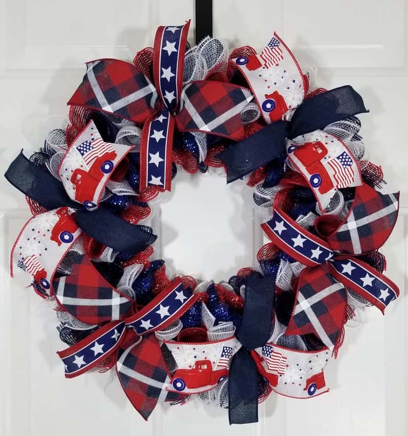 4th of July, 4th of July decorations, 4th of July wreath, 4th of July wreaths for front door, 4th of July wreath DIY, patriotic wreath, patriotic wreath ideas, patriotic wreaths for front door