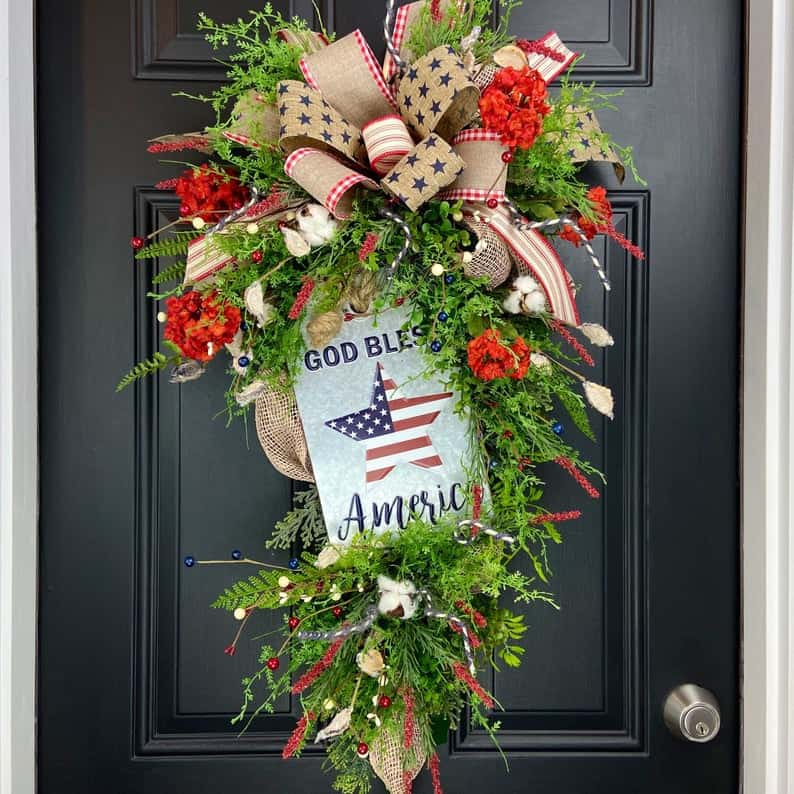 4th of July, 4th of July decorations, 4th of July wreath, 4th of July wreaths for front door, 4th of July wreath DIY, patriotic wreath, patriotic wreath ideas, patriotic wreaths for front door