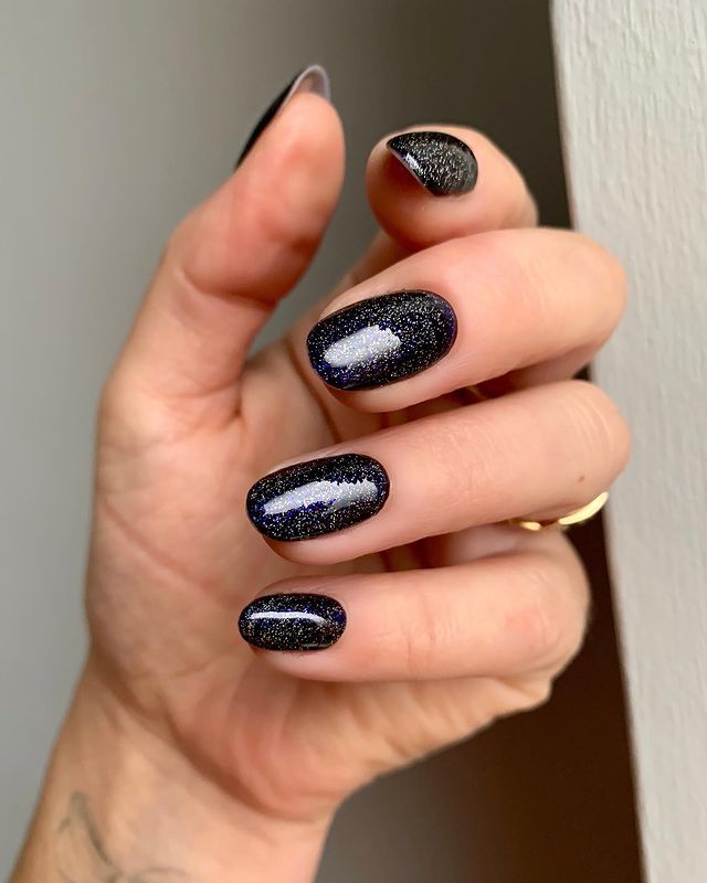 New Years nails, New Years nails acrylic, New Years nails design, New Years nails short, New Years nails 2021, New Years nails gel, New Years nails almond, New Years nails simple, New Years nails acrylic glitter, New Years nail designs, New Years nail art, New Years nail ideas, black nails, glitter nails