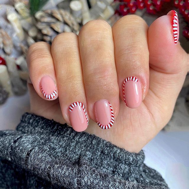 christmas nails, christmas nails acrylic, christmas nails winter, christmas nails simple, christmas nails short, christmas nails 2021, christmas nails ideas, christmas nail designs, holiday nails, holiday nails winter, holiday nails acrylic, holiday nails winter christmas December nails, December nail ideas, candy cane nails