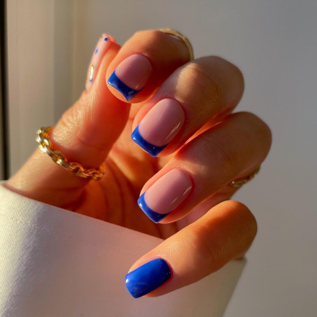 blue nails, blue nails acrylic, blue nails short, blue nails ideas, blue nails with design, blue nails inspiration, blue nails aesthetic, blue nails almond shape, blue nail art, blue nail art designs, blue nail ideas short, French tip nails, French tip nails blue, French tip nails square