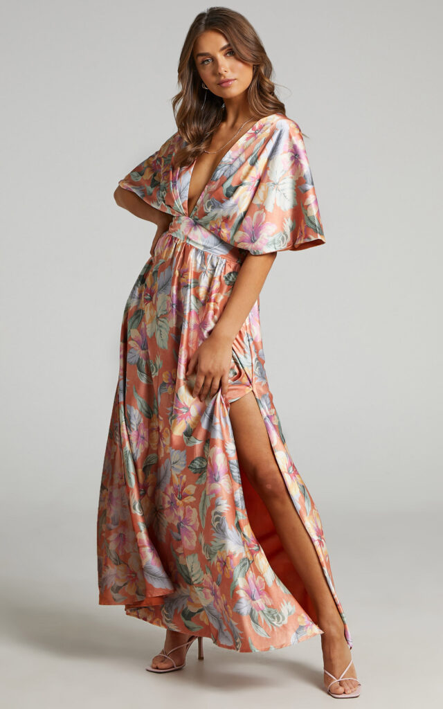 Floral Dresses To Wear To A Wedding, floral dresses, wedding guest dress, wedding guest looks, wedding guest outfit, wedding guest dress spring, wedding guest dress summer, wedding guest outfit summer, wedding guest outfit spring, wedding guest dresses long, maxi dress, maxi dress outfit, floral maxi dress