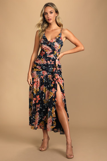 Floral Dresses To Wear To A Wedding, floral dresses, wedding guest dress, wedding guest looks, wedding guest outfit, wedding guest dress spring, wedding guest dress summer, wedding guest outfit summer, wedding guest outfit spring, wedding guest dresses long, dark floral dress, dark floral dress outfit