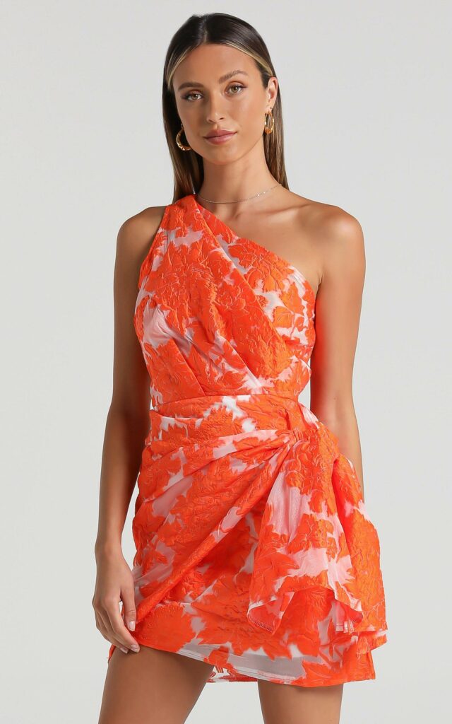 Floral Dresses To Wear To A Wedding, floral dresses, wedding guest dress, wedding guest looks, wedding guest outfit, wedding guest dress spring, wedding guest dress summer, wedding guest outfit summer, wedding guest outfit spring, wedding guest dresses short, orange dress, orange dress outfit