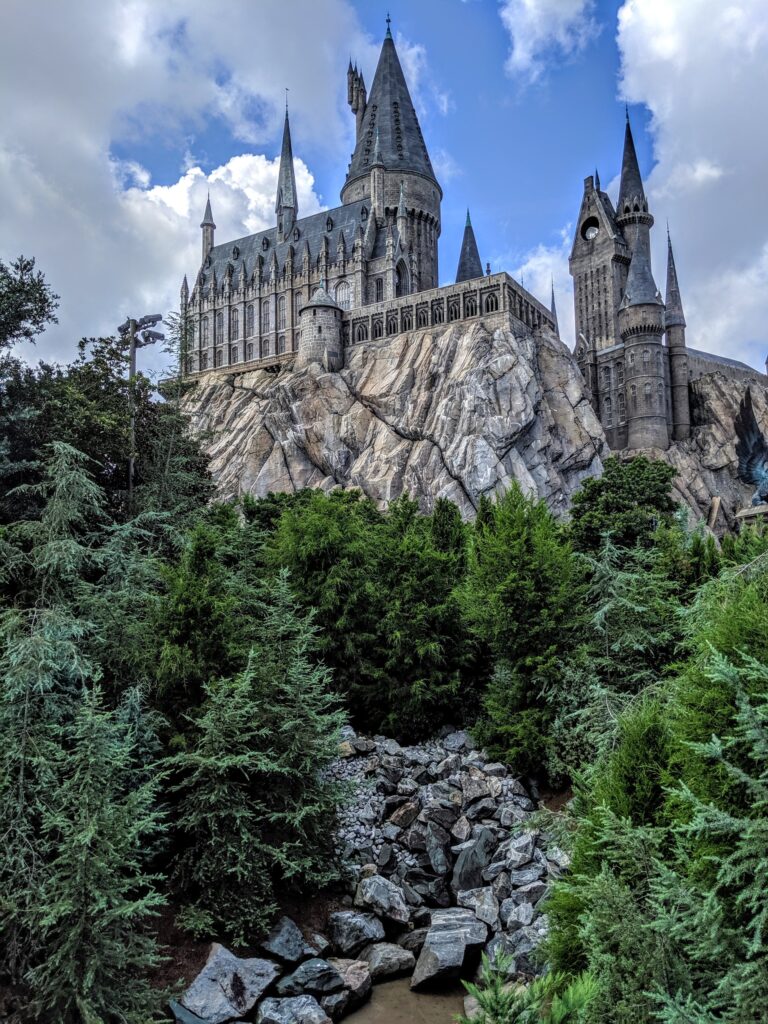 Packing List For Universal Studios Orlando, Harry Potter, Hogwarts Express, Harry Potter world, universal studios tips, Harry Potter world tips, Hogwarts, Hogwarts aesthetic