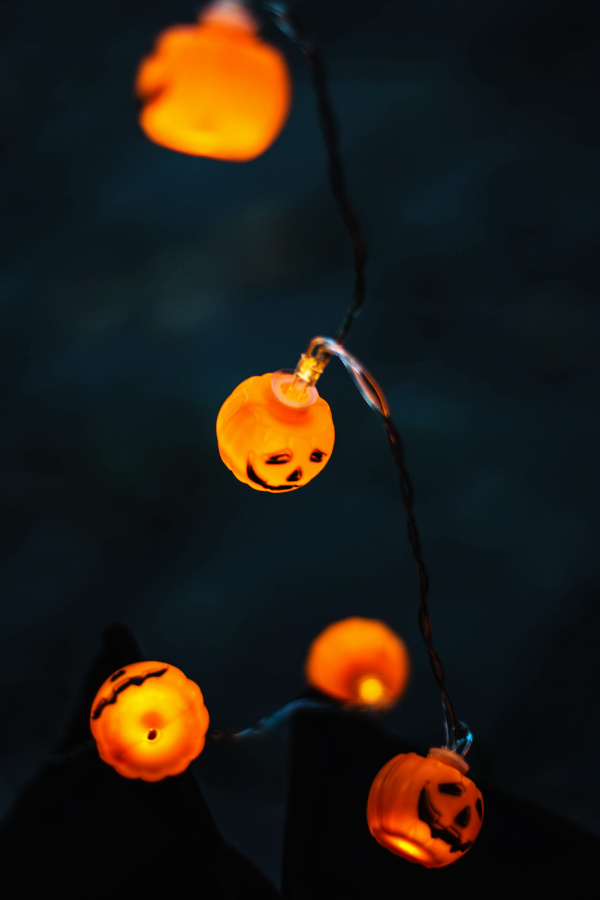 40+ Spooky Halloween Wallpaper For Your Phone!