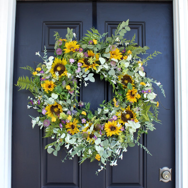 floral wreaths, floral wreaths for front door, floral wreath decor ideas, wreaths for front door, wreath ideas, wreath ideas summer, sunflower wreath, sunflower wreath ideas