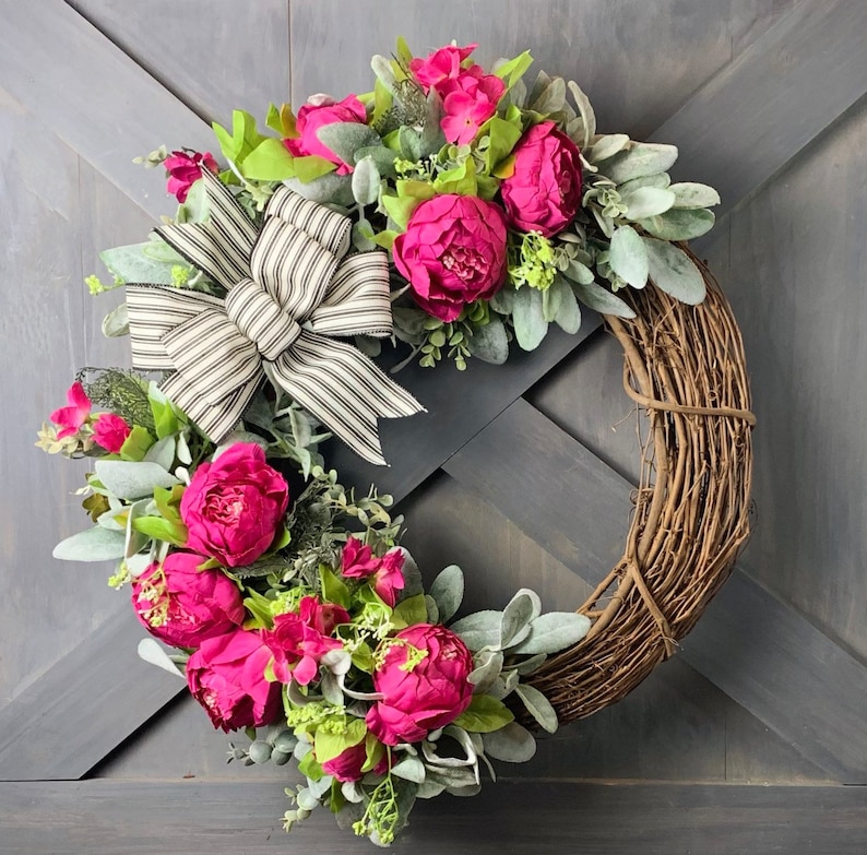 floral wreaths, floral wreaths for front door, floral wreath decor ideas, wreaths for front door, wreath ideas, wreath ideas summer, pink wreath, pink wreath ideas, grapevine wreath