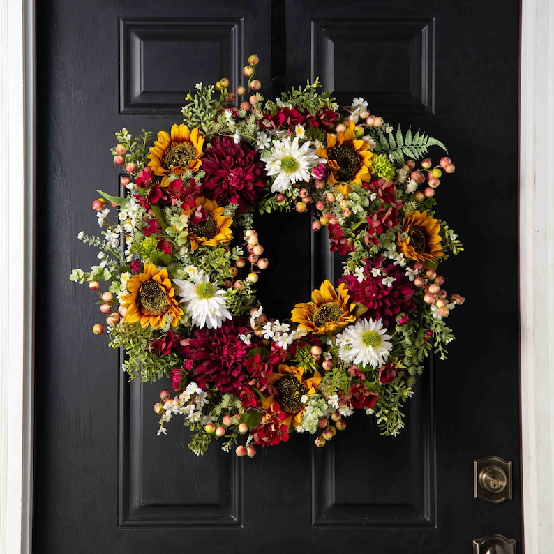 floral wreaths, floral wreaths for front door, floral wreath decor ideas, wreaths for front door, wreath ideas, wreath ideas summer, sunflower wreath, sunflower wreath ideas