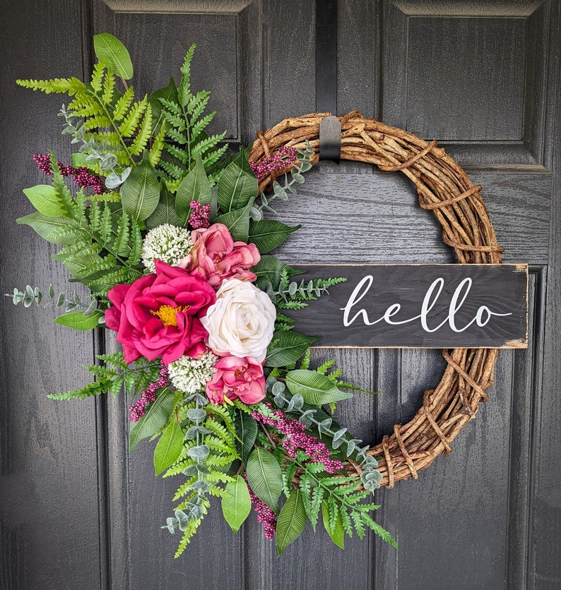 floral wreaths, floral wreaths for front door, floral wreath decor ideas, wreaths for front door, wreath ideas, wreath ideas summer, hello wreath, pink wreath, pink wreath ideas