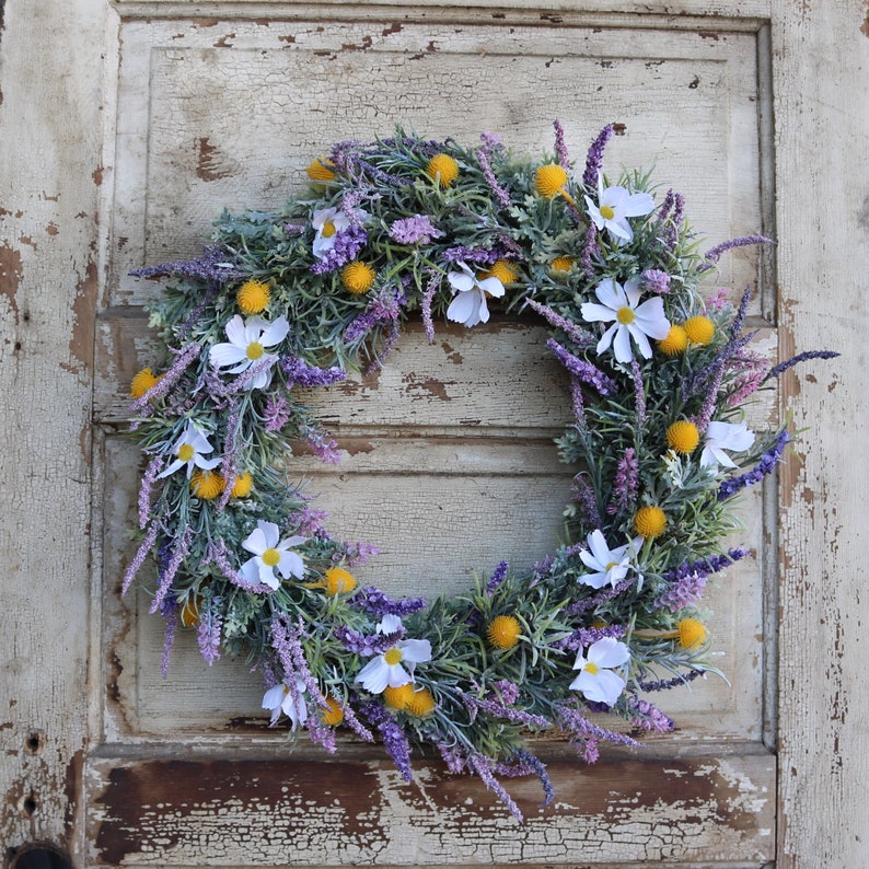 floral wreaths, floral wreaths for front door, floral wreath decor ideas, wreaths for front door, wreath ideas, wreath ideas summer, lilac wreath, lilac wreath ideas
