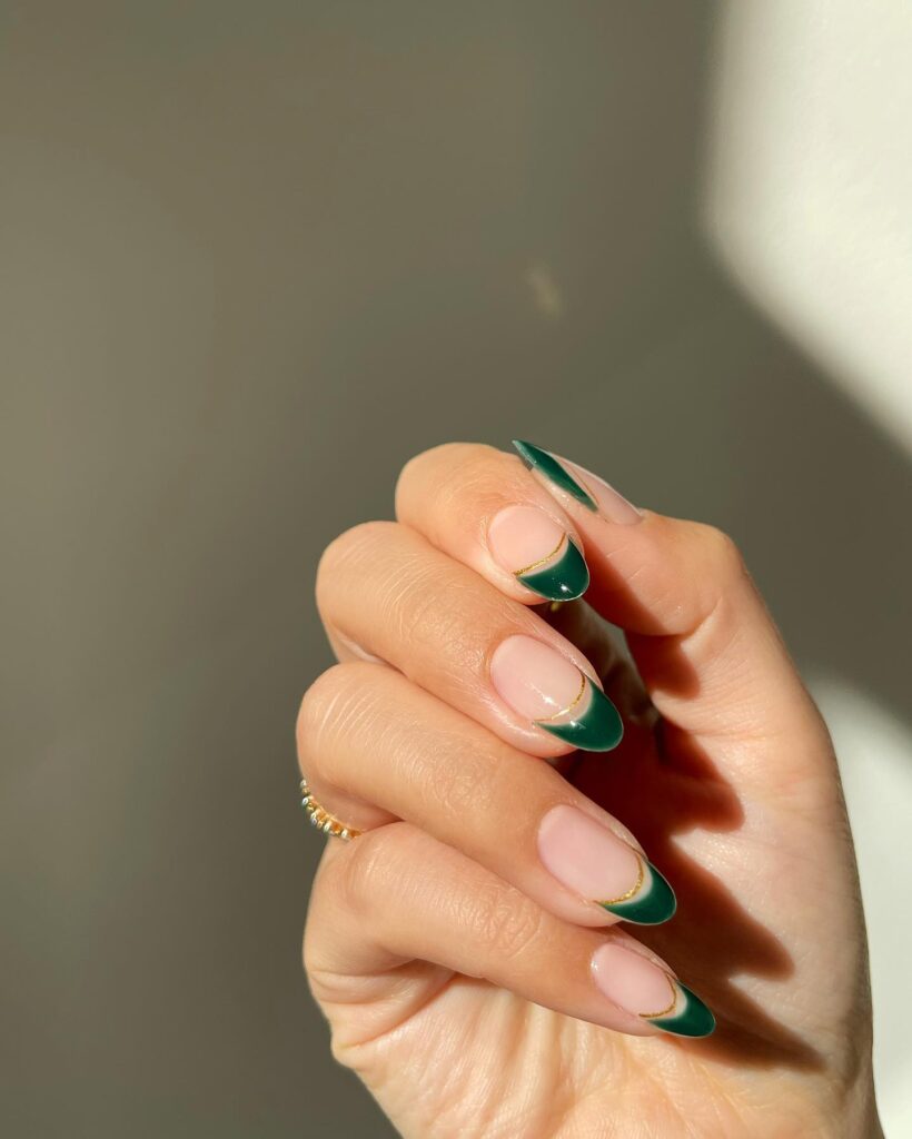 dark green nail designs, dark green nails, dark green nails ideas, dark green nails short, dark green nails aesthetic, dark green nail art, emerald green nails, emerald green nail ideas, green nail designs, French tip nails