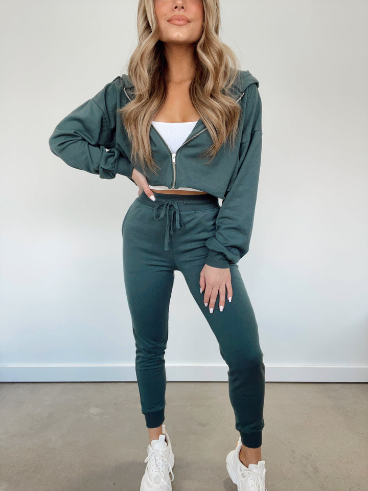 travel outfits, travel outfit ideas, travel outfit summer, travel outfit plane cold to warm, travel outfit plane, travel outfit winter, travel outfits spring, travel outfit ideas, travel outfits women, travel outfits for women