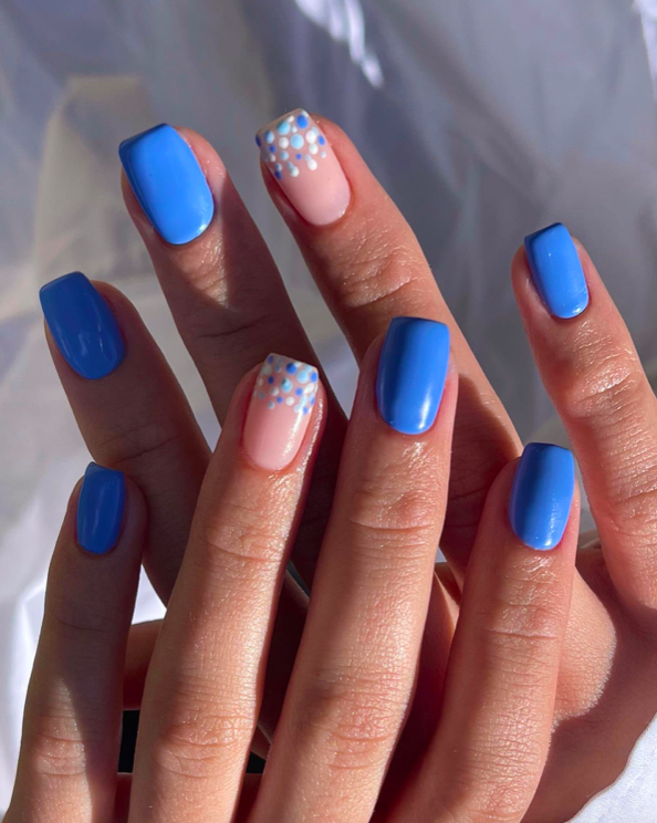 Blue nails, blue nails ideas, blue nails acrylic, blue nails with design, blue nails short, blue nails design, blue nails aesthetic, blue nail designs, blue nail art, French tip nails, gradient nails