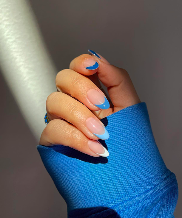 Blue nails, blue nails ideas, blue nails acrylic, blue nails with design, blue nails short, blue nails design, blue nails aesthetic, blue nail designs, blue nail art, French tip nails, gradient nails