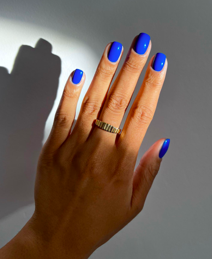 Blue nails, blue nails ideas, blue nails acrylic, blue nails with design, blue nails short, blue nails design, blue nails aesthetic, blue nail designs, blue nail art, French tip nails, gradient nails, royal blue nails