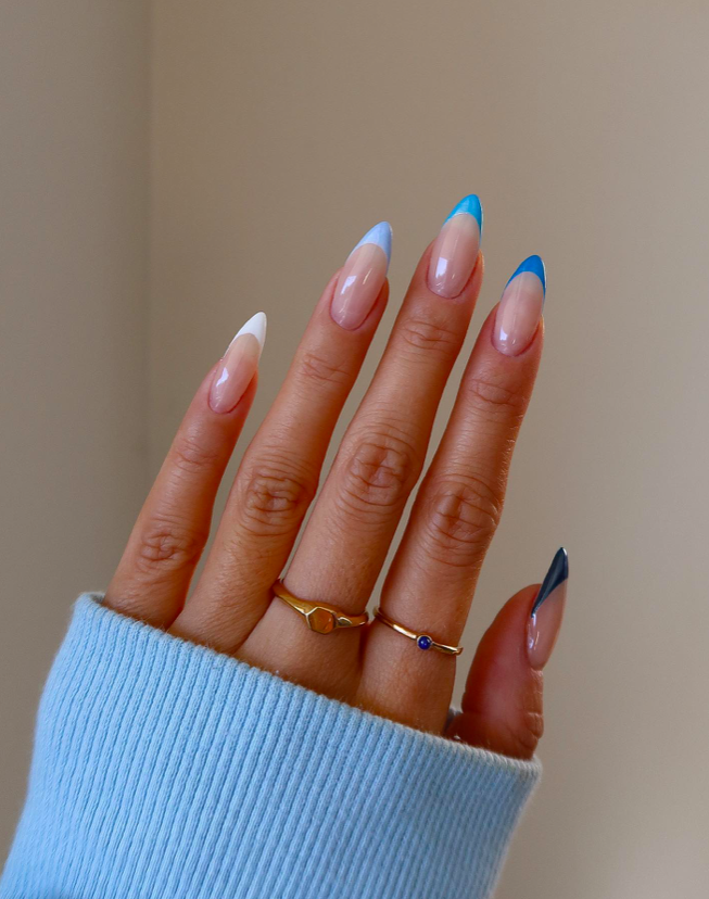 Blue nails, blue nails ideas, blue nails acrylic, blue nails with design, blue nails short, blue nails design, blue nails aesthetic, blue nail designs, blue nail art, gradient nails, French tip nails