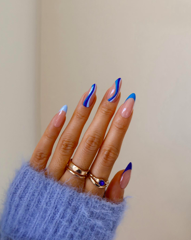 Blue nails, blue nails ideas, blue nails acrylic, blue nails with design, blue nails short, blue nails design, blue nails aesthetic, blue nail designs, blue nail art, French tip nails, gradient nails, swirl nails