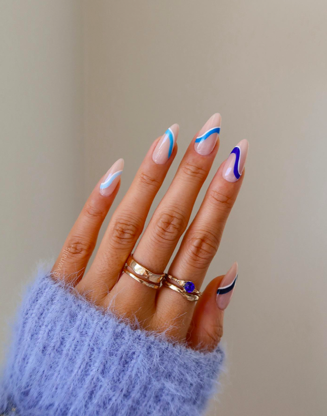 Blue nails, blue nails ideas, blue nails acrylic, blue nails with design, blue nails short, blue nails design, blue nails aesthetic, blue nail designs, blue nail art, gradient nails