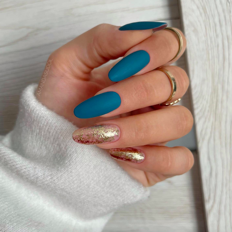 Blue nails, blue nails ideas, blue nails acrylic, blue nails with design, blue nails short, blue nails design, blue nails aesthetic, blue nail designs, blue nail art, French tip nails, gradient nails, matte nails