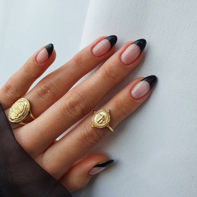 black nails, black nails ideas, black nails trendy, black nails design, black nails short, black nails inspiration, black nails aesthetic, black nail designs, black nail set, black nail ideas, black nail art, French tip nails
