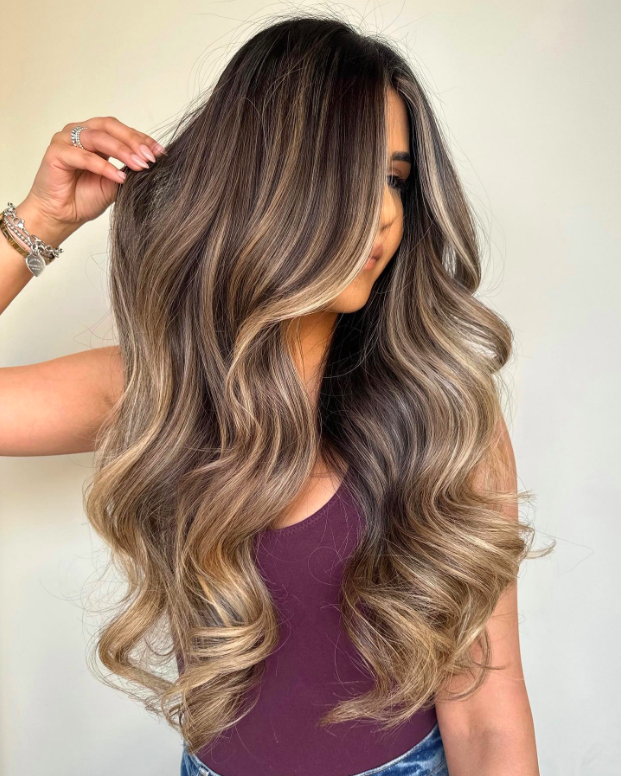 bronde, bronde balayage, bronde haircolor, Bronde balayage brunettes, bronde balayage hair, bronde haircolor ideas, bronde haircolor spring, Bronde haircolor summer, Bronde haircolor with dark roots