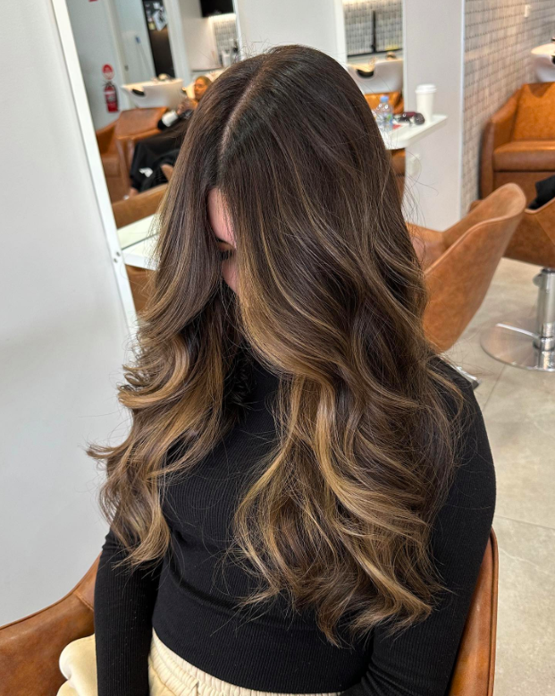 bronde, bronde balayage, bronde haircolor, Bronde balayage brunettes, bronde balayage hair, bronde haircolor ideas, bronde haircolor spring, Bronde haircolor summer, Bronde haircolor with dark roots