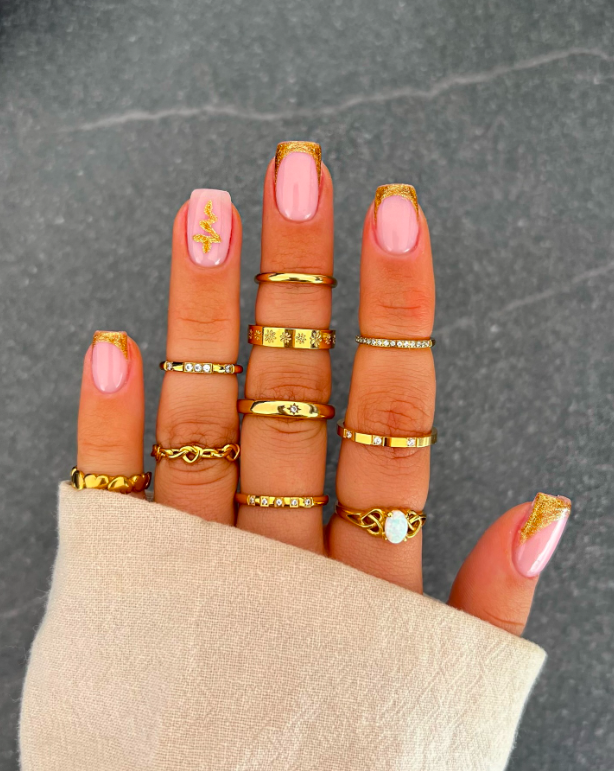 short christmas nails, short christmas nails simple, short christmas nails acrylic, short christmas nails 2024, short christmas nails ideas, short christmas nail designs, short christmas nail ideas, short christmas nails gold, short christmas nails simple gold