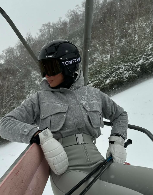 ski outfit, ski outfits, ski outfits for women, ski outfit aesthetic, ski outfits for women style, ski outfits for women aesthetic, ski outfit ideas, ski style, ski outfits for women style, ski outfits for women 2025