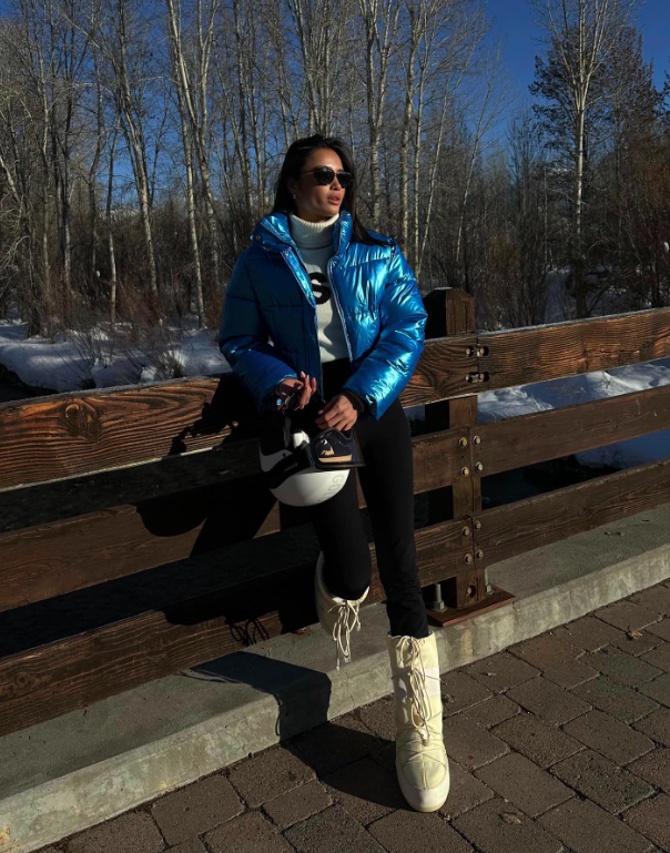 ski outfit, ski outfits, ski outfits for women, ski outfit aesthetic, ski outfits for women style, ski outfits for women aesthetic, ski outfit ideas, ski style, ski outfits for women style, ski outfits for women 2025