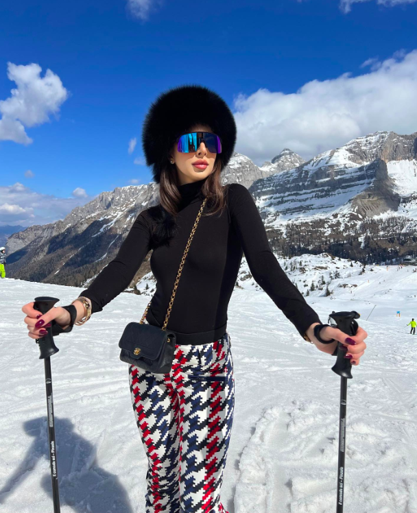 ski outfit, ski outfits, ski outfits for women, ski outfit aesthetic, ski outfits for women style, ski outfits for women aesthetic, ski outfit ideas, ski style, ski outfits for women style, ski outfits for women 2025