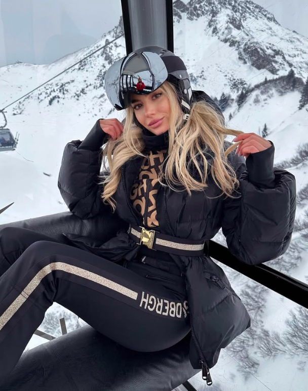 ski outfit, ski outfits, ski outfits for women, ski outfit aesthetic, ski outfits for women style, ski outfits for women aesthetic, ski outfit ideas, ski style, ski outfits for women style, ski outfits for women 2025