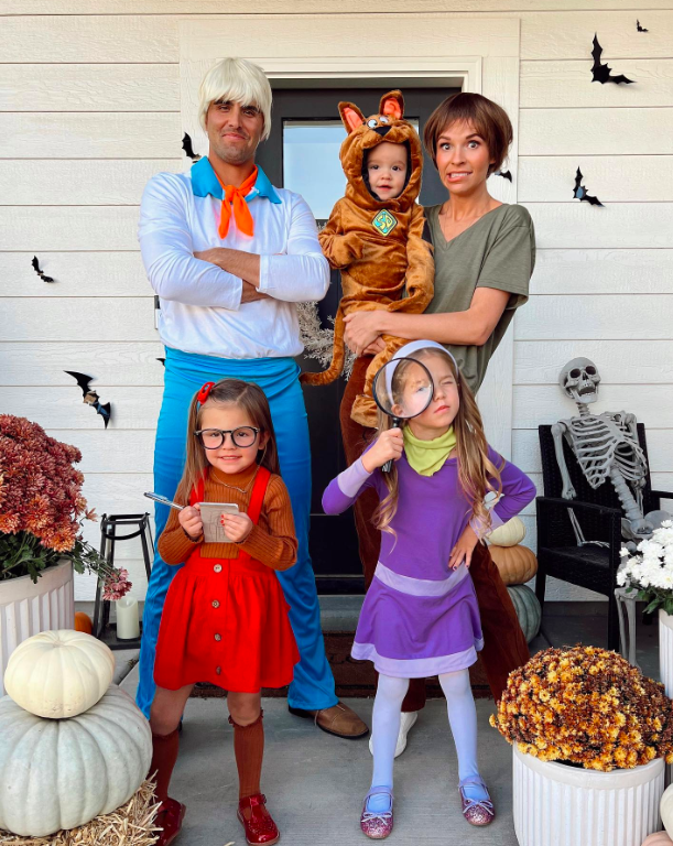 family halloween costumes, family halloween costume, family halloween costumes 2025, halloween costumes family, family halloween costume ideas, cute family halloween costumes, family halloween costume for 5, scooby doo halloween costume