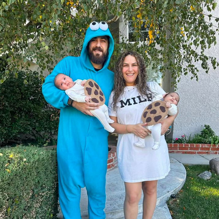 family halloweeen costumes with baby, family halloween costumes, family halloweeen costumes with baby 2025, family halloweeen costumes with baby easy, family halloweeen costumes with baby ideas, family halloween costume ideas