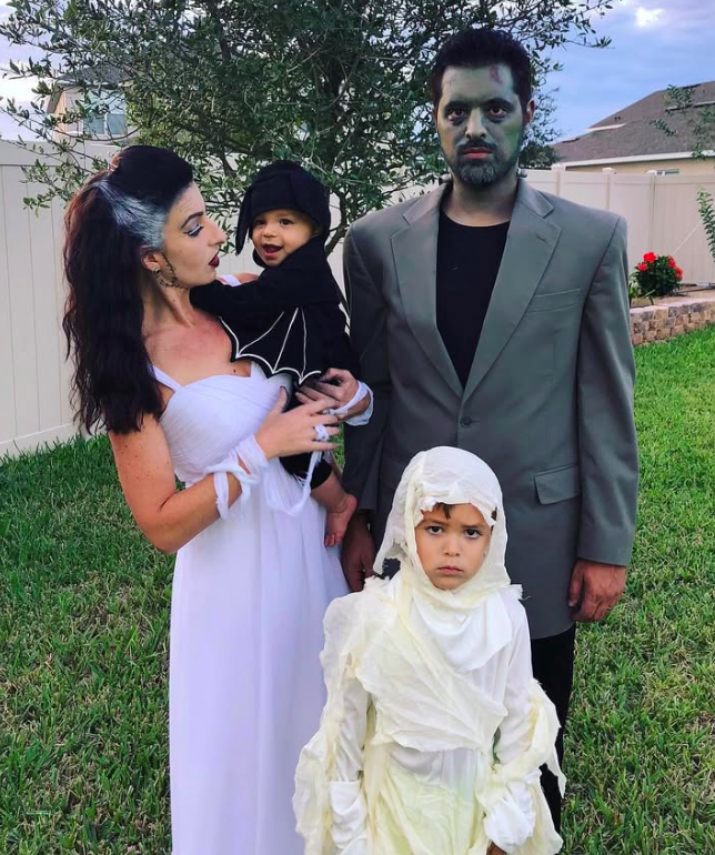family halloweeen costumes with baby, family halloween costumes, family halloweeen costumes with baby 2025, family halloweeen costumes with baby easy, family halloweeen costumes with baby ideas, family halloween costume ideas