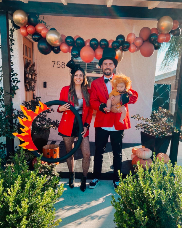 family halloweeen costumes with baby, family halloween costumes, family halloweeen costumes with baby 2025, family halloweeen costumes with baby easy, family halloweeen costumes with baby ideas, family halloween costume ideas