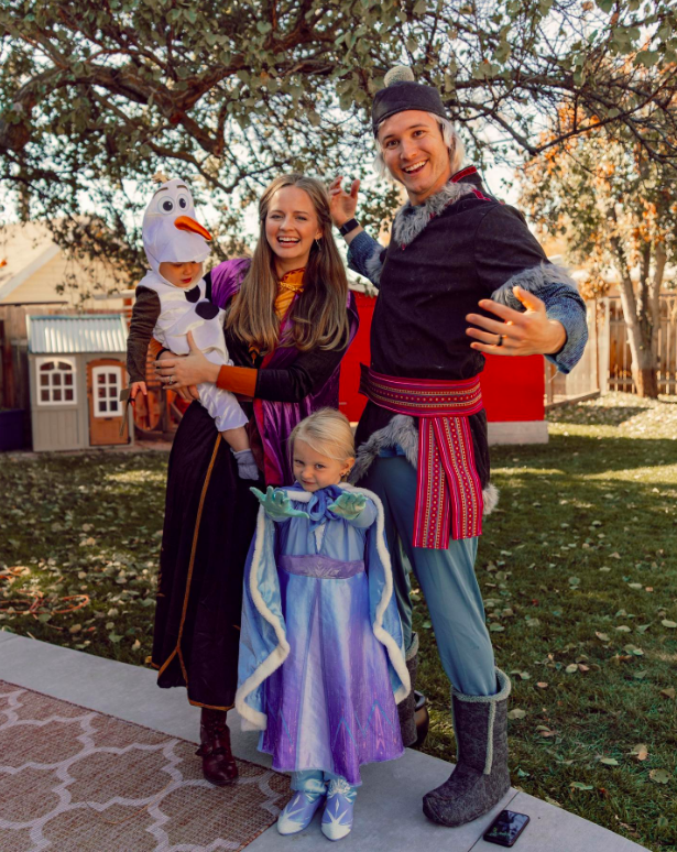 family halloweeen costumes with baby, family halloween costumes, family halloweeen costumes with baby 2025, family halloweeen costumes with baby easy, family halloweeen costumes with baby ideas, family halloween costume ideas