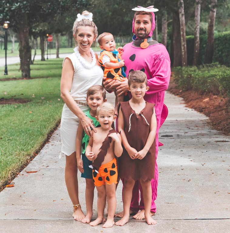 family halloweeen costumes with baby, family halloween costumes, family halloweeen costumes with baby 2025, family halloweeen costumes with baby easy, family halloweeen costumes with baby ideas, family halloween costume ideas