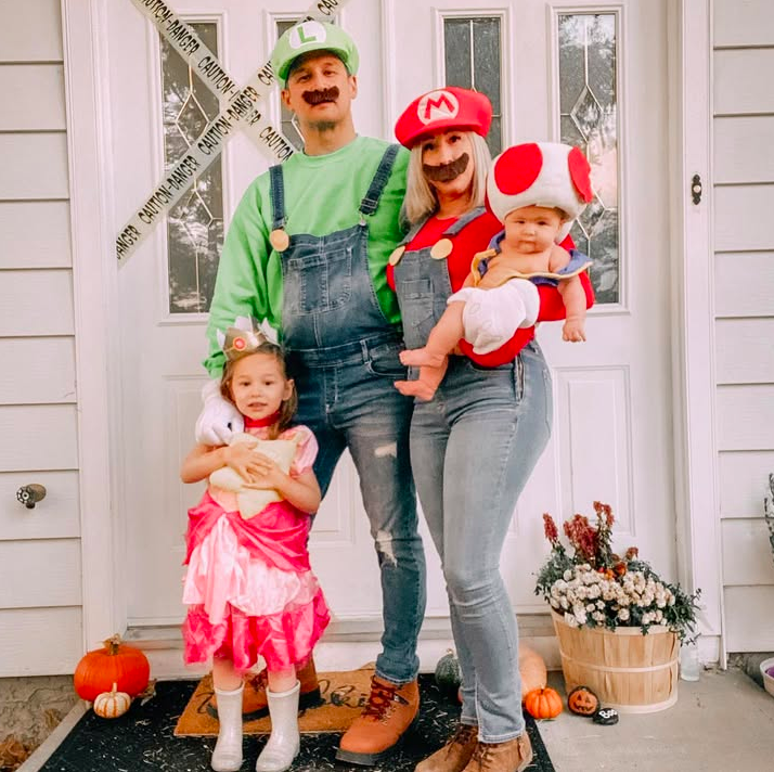 family halloween costumes for 4, family halloween costumes for 4 ideas, family halloween costumes for 4 DIY, family halloween costumes for 4 2025, family halloween costume, family halloween costumes ideas, family halloween costumes for 4 funny