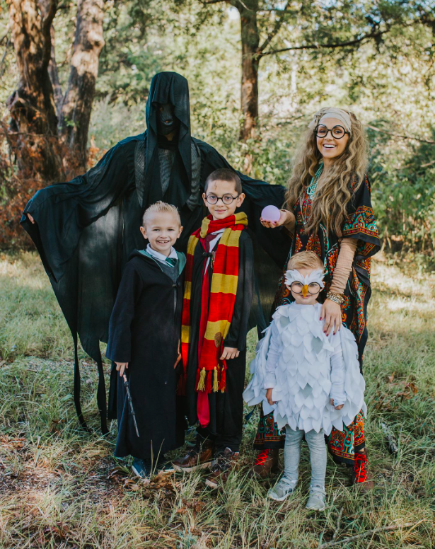 family halloween costumes, family halloween costumes for 5, family halloween costumes for 5 easy diy, family halloween costumes for 5 funny, family halloween costume, family halloween costumes 2025