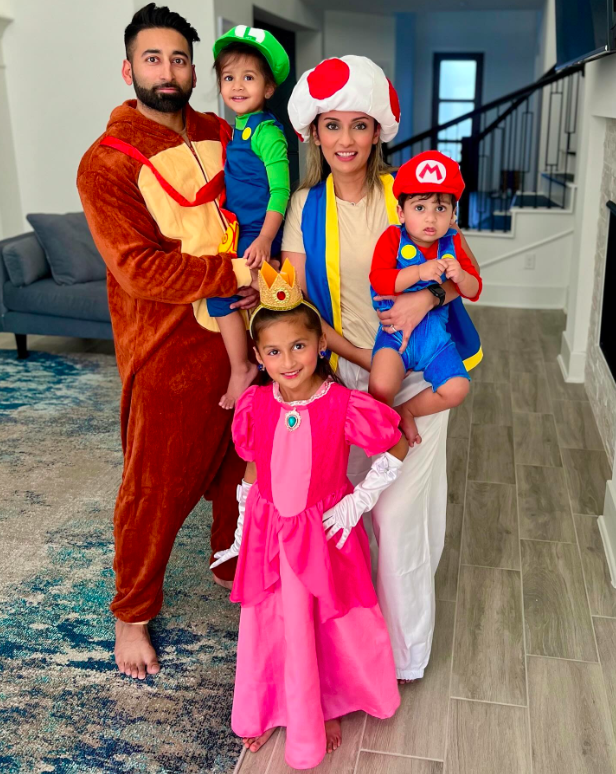 family halloween costumes, family halloween costumes for 5, family halloween costumes for 5 easy diy, family halloween costumes for 5 funny, family halloween costume, family halloween costumes 2025